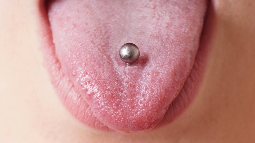 El peligro del piercing en la boca